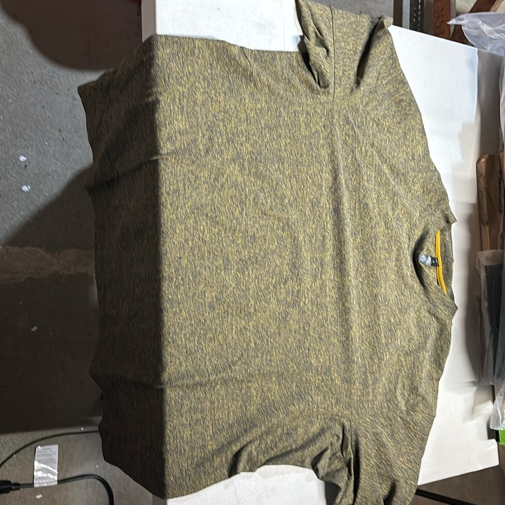 Men’s lululemon long sleeve shirt